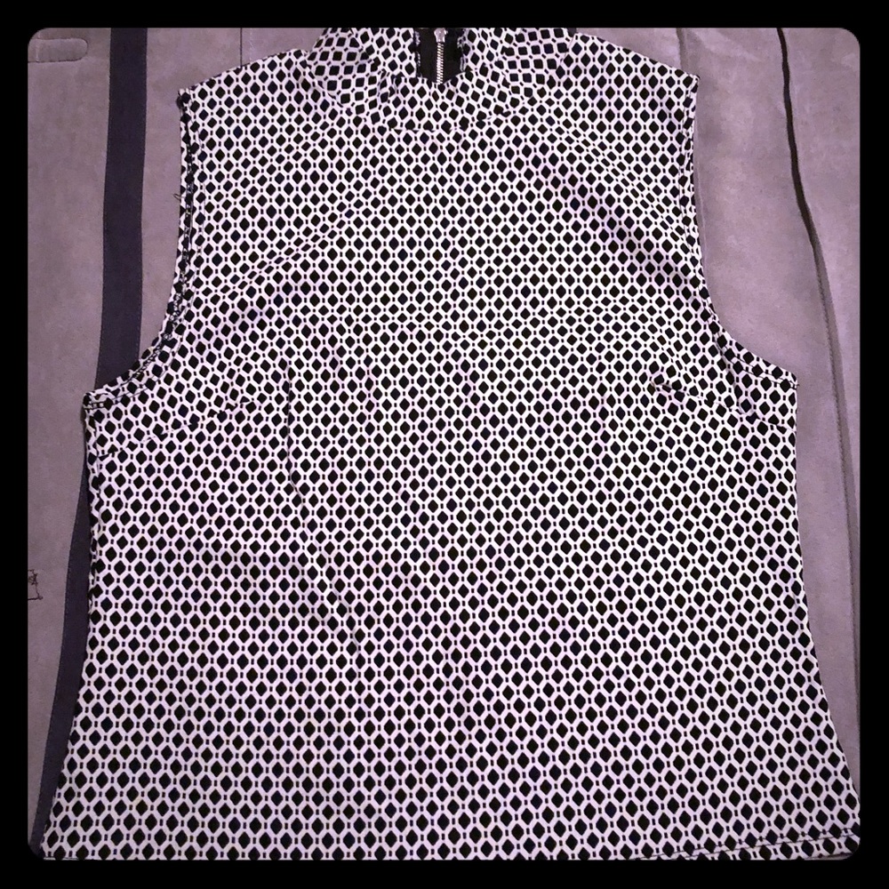 Sleeveless mock turtleneck